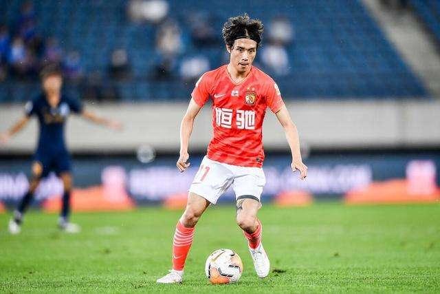包含转会期巴塞罗那主帅复盘——亚冠节点到来，话题不断，更衣室氛围转暖的词条