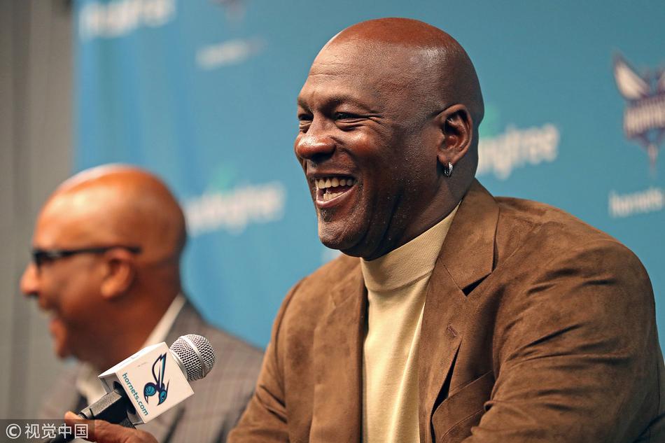 包含赛后全明星赛传出新动向，夏洛特黄蜂强势反弹，管理层表态：目标明确，球队文化再被提及的词条