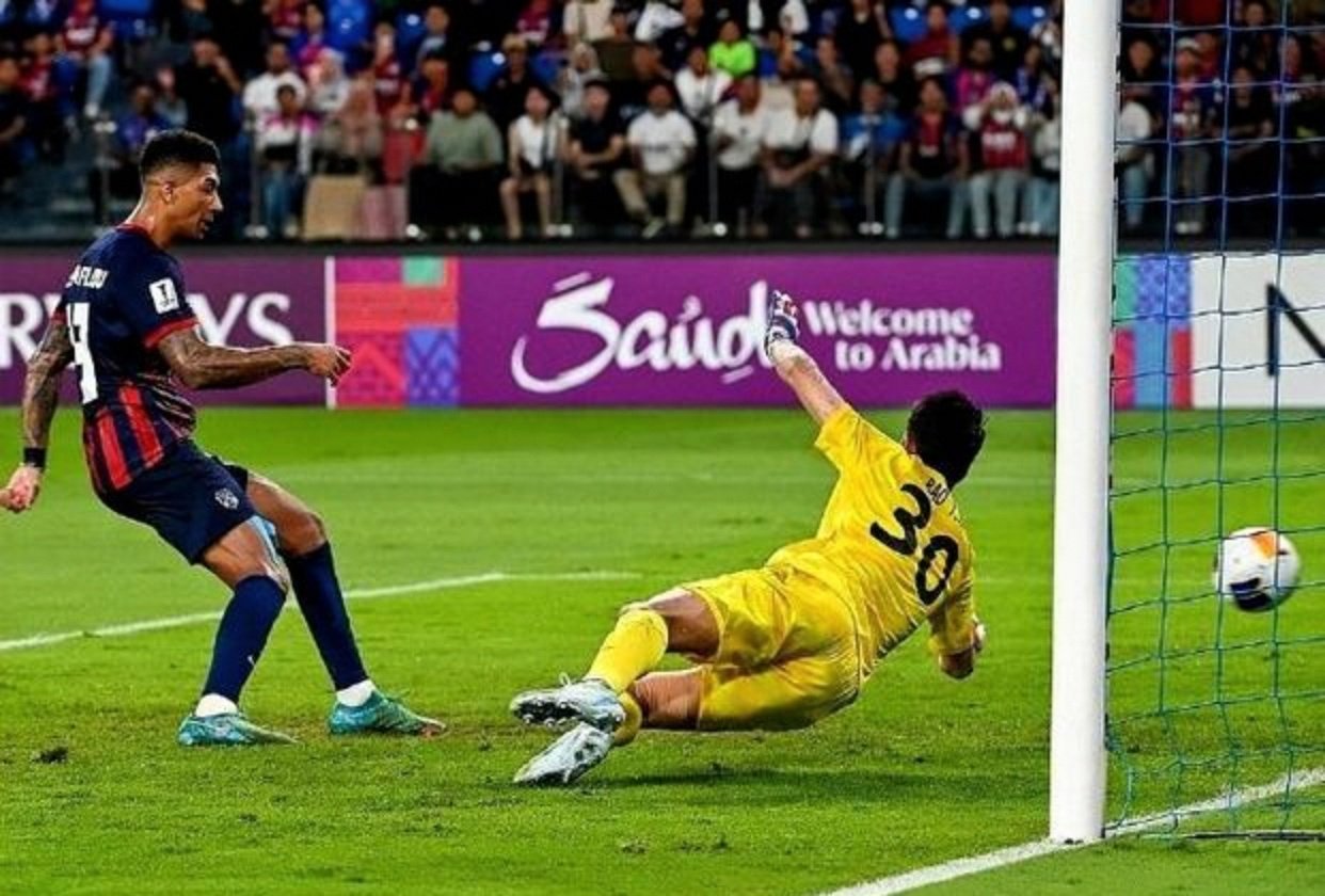 包含赛后亚冠传出新动向，上海申花造点机会，管理层表态：悬念犹存，年轻球员得到机会的词条